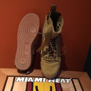 Nike SF AF1 Mid